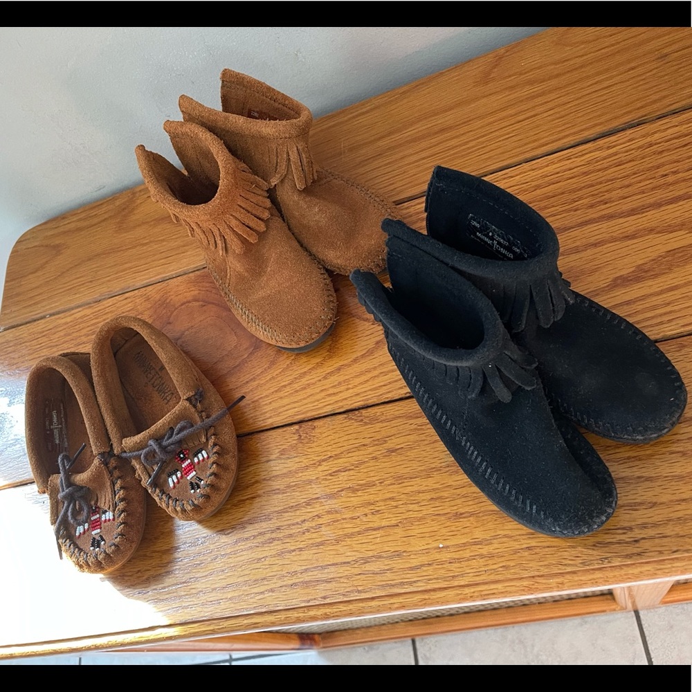 Minnetonka shoes for toddler girl - 3 pairs size 8